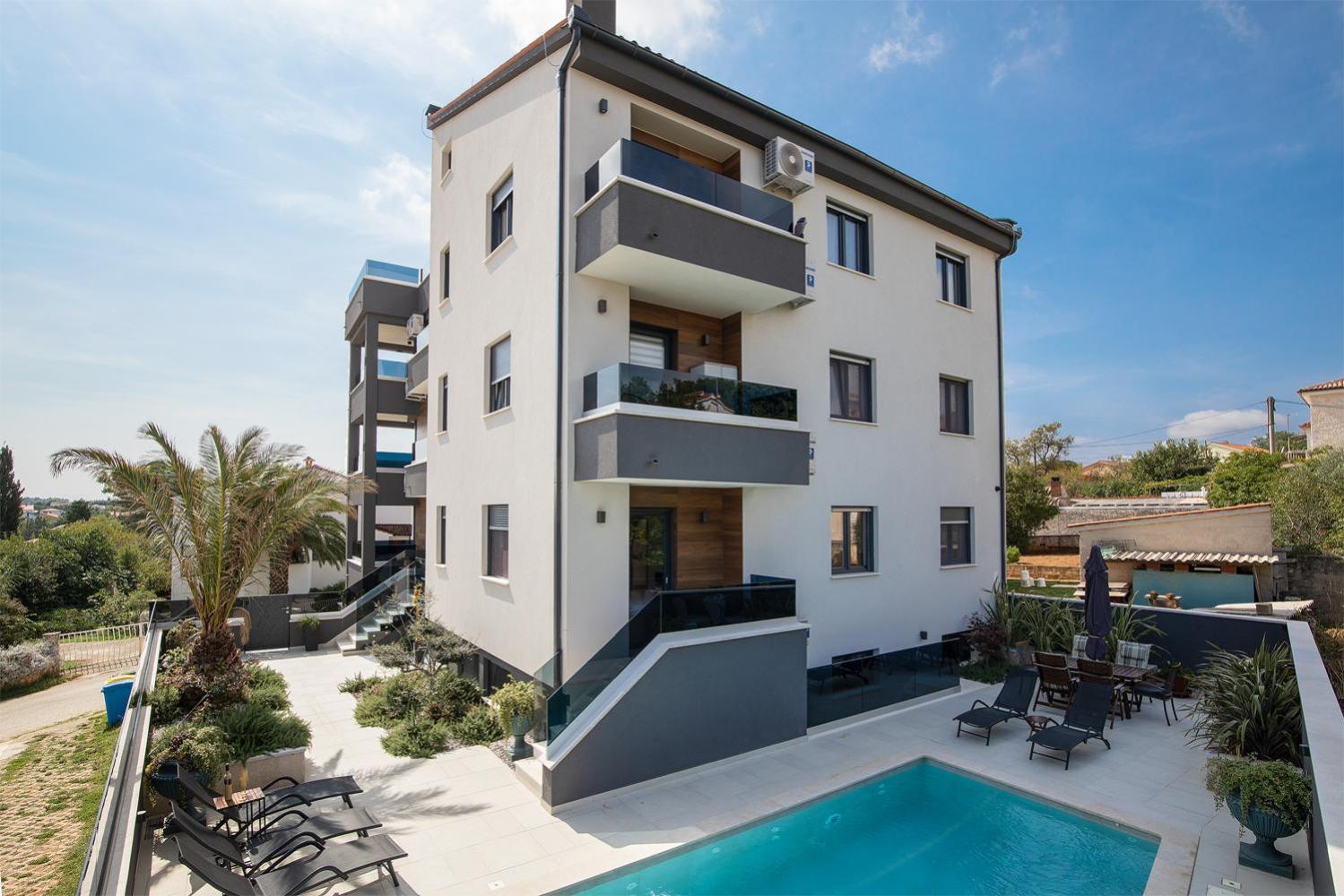 Apartments Sara II Ližnjan Eksteriør bilde